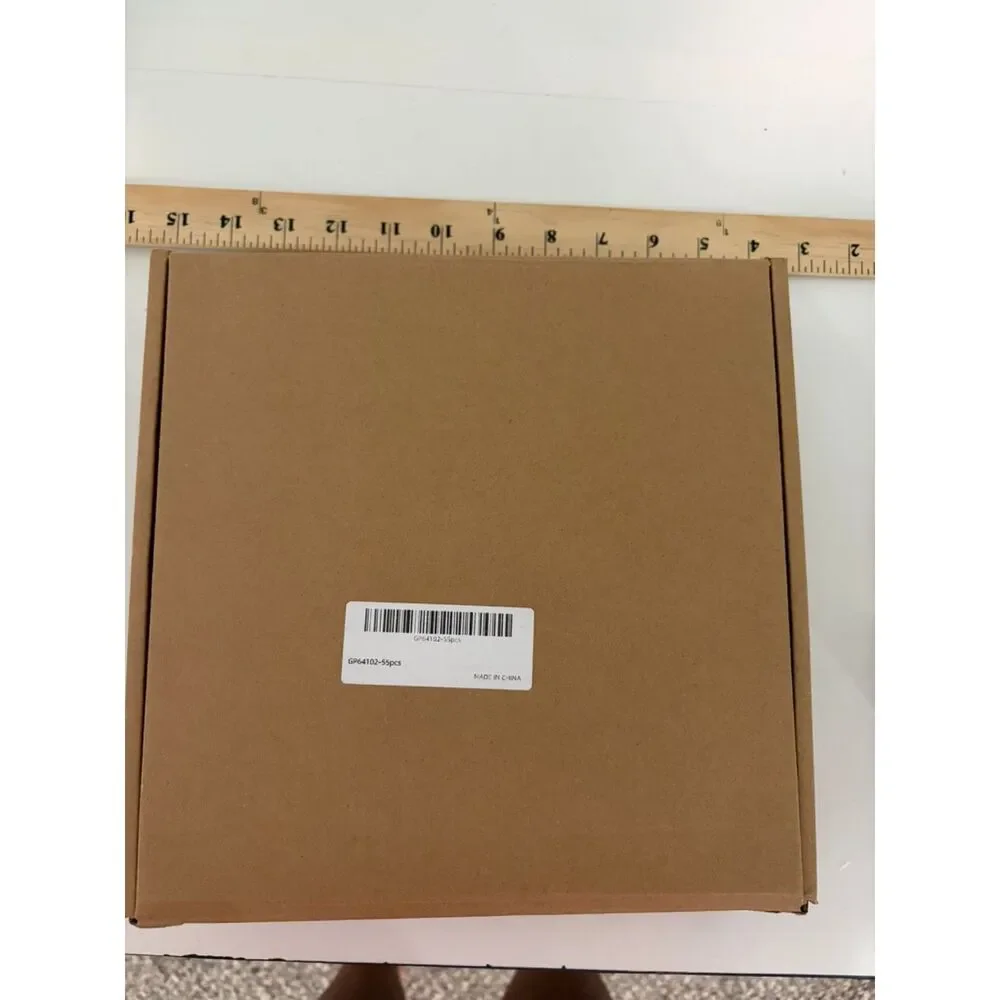 Box of 25 white wood roses NIB